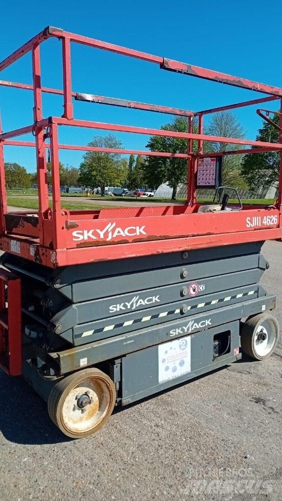SkyJack SJ4626 Šķerveida pacēlāji