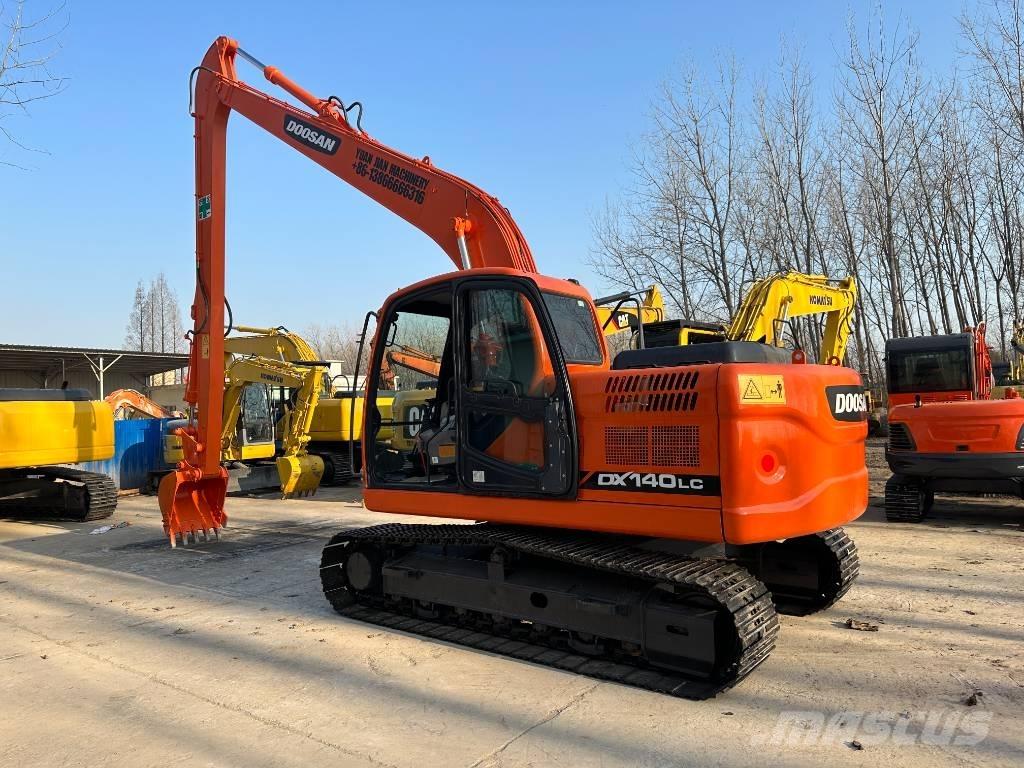 Doosan DX140 Kāpurķēžu ekskavatori