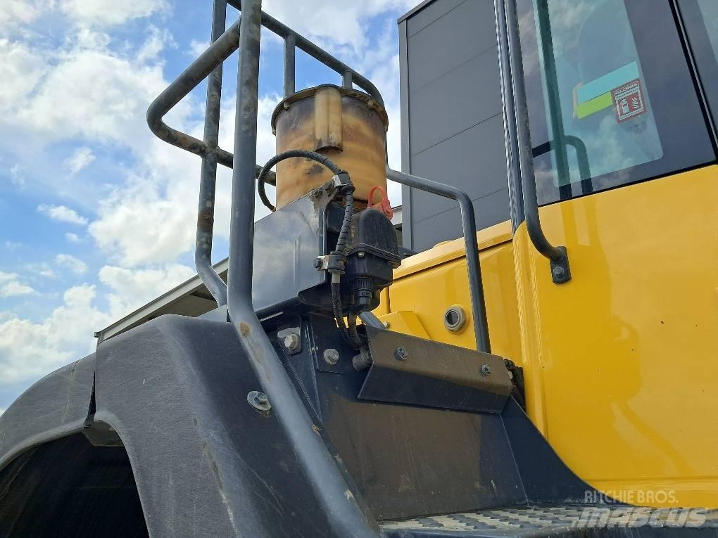 Komatsu WA480-8 Iekrāvēji uz riteņiem