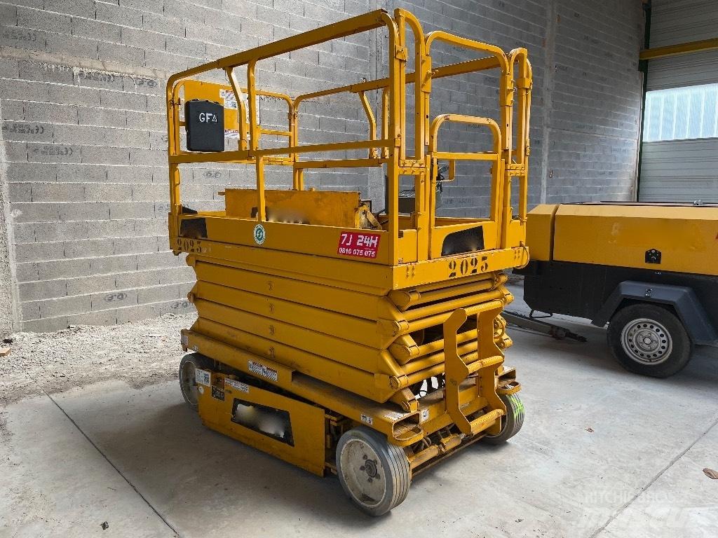 JLG 3246 ** A REPARER** Šķerveida pacēlāji