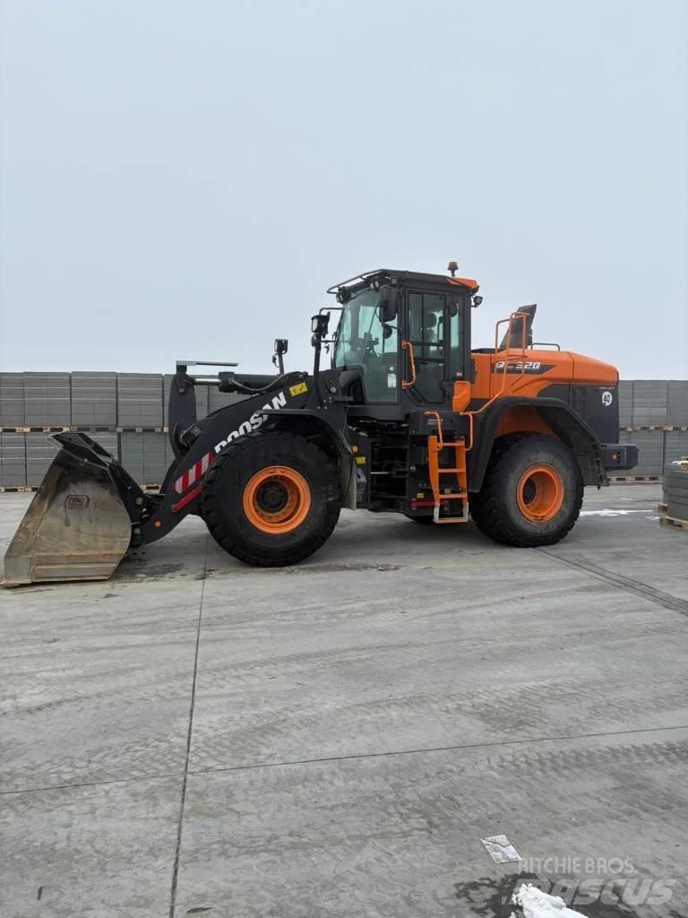 Doosan DL 320-7 Iekrāvēji uz riteņiem