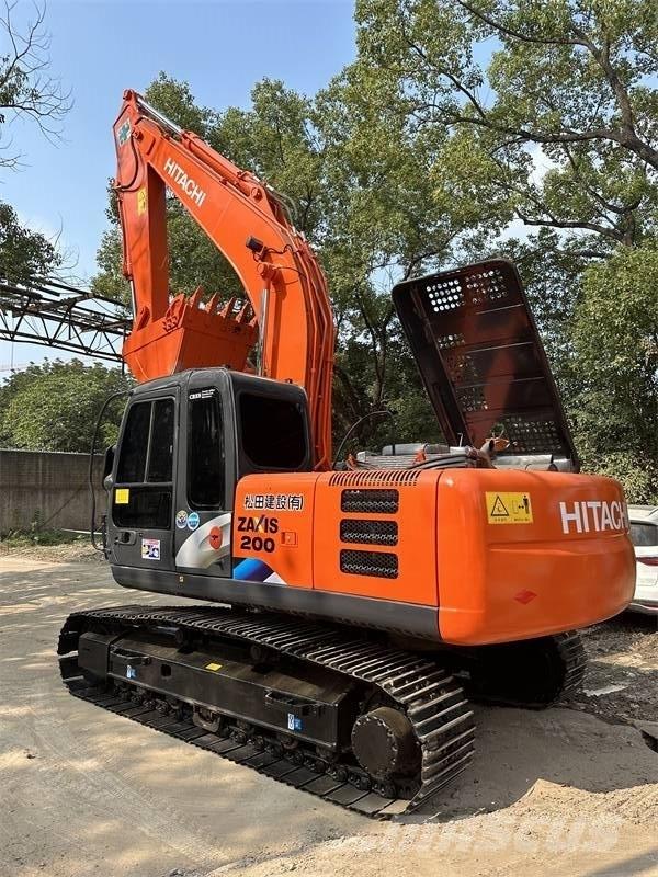 Hitachi 200 Ekskavatori uz riteņiem