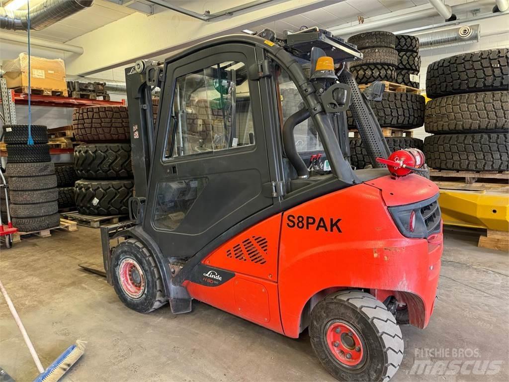 Linde H30D-02 Tehnika ar dīzeļa dzinēju