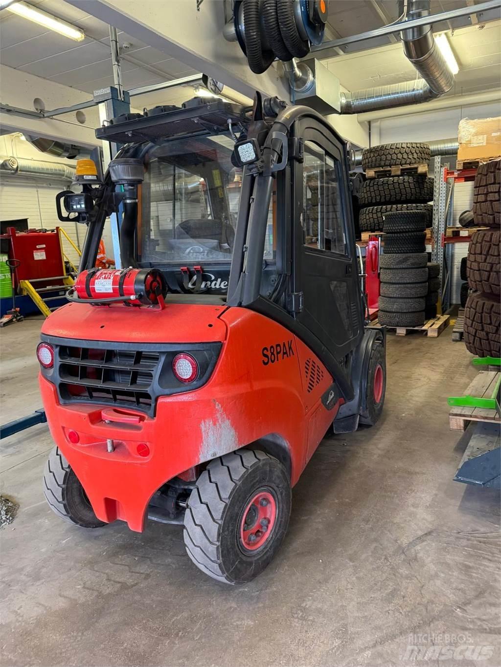 Linde H30D-02 Tehnika ar dīzeļa dzinēju