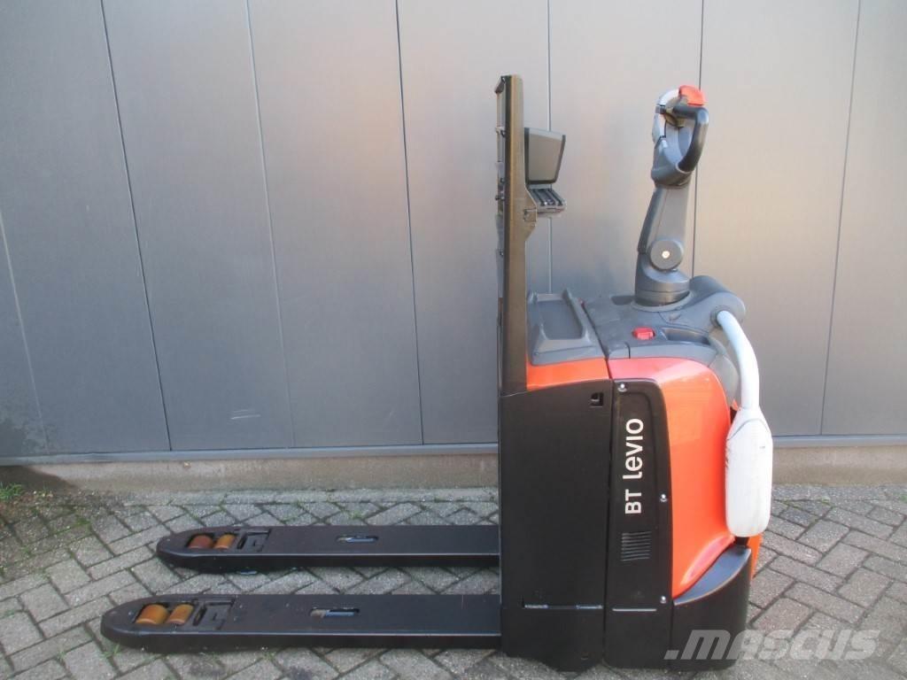 Toyota LPE 200 Hidrauliskās stalažas ar platformu