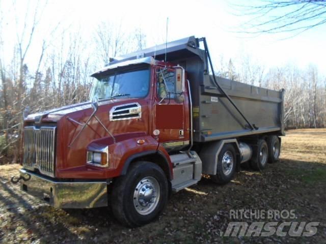 Western Star 4700SB Pašizgāzējs