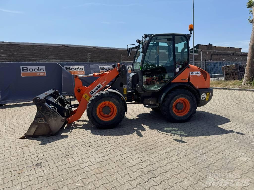 Komatsu WA70-7 Iekrāvēji uz riteņiem