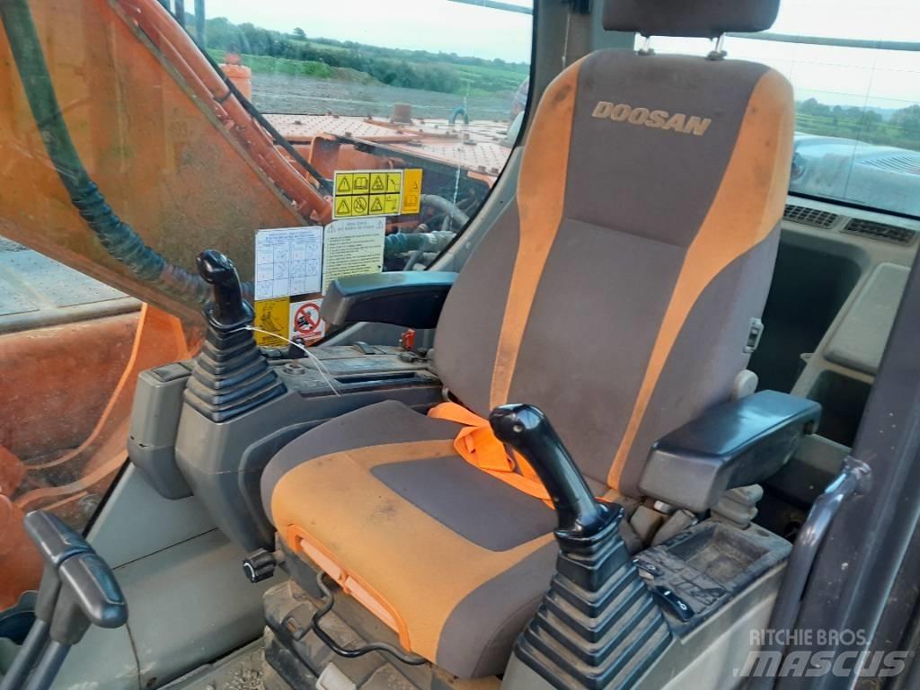Doosan DX 225 Kāpurķēžu ekskavatori