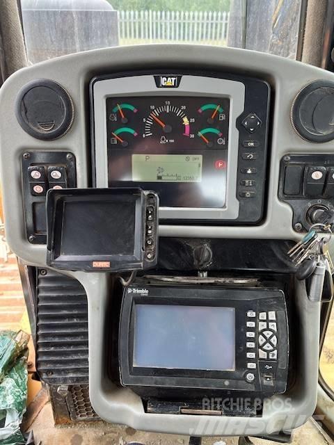 CAT D 6 T LGP Kāpurķēžu buldozeri