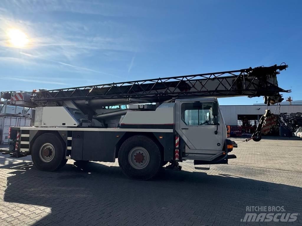 Liebherr LTM 1030-2 Visurgājēji celtņi