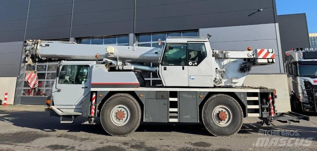 Liebherr LTM 1030-2 Visurgājēji celtņi