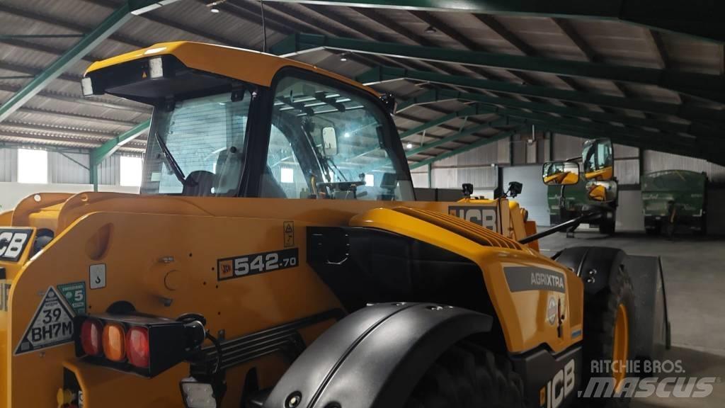 JCB 542-70 Agrixtra Lauksaimniecības pacēlāji