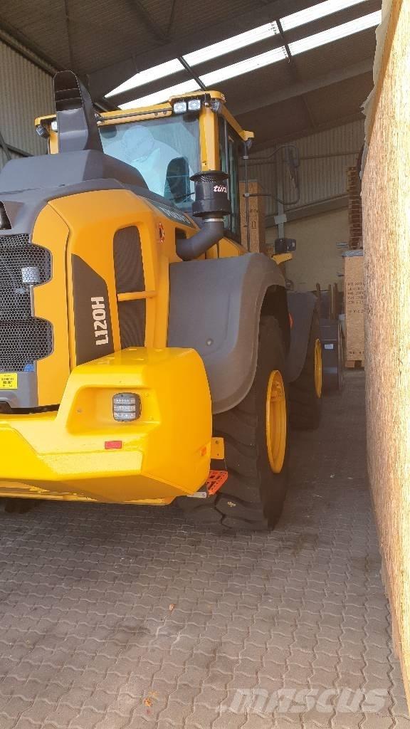 Volvo L 120 H Iekrāvēji uz riteņiem