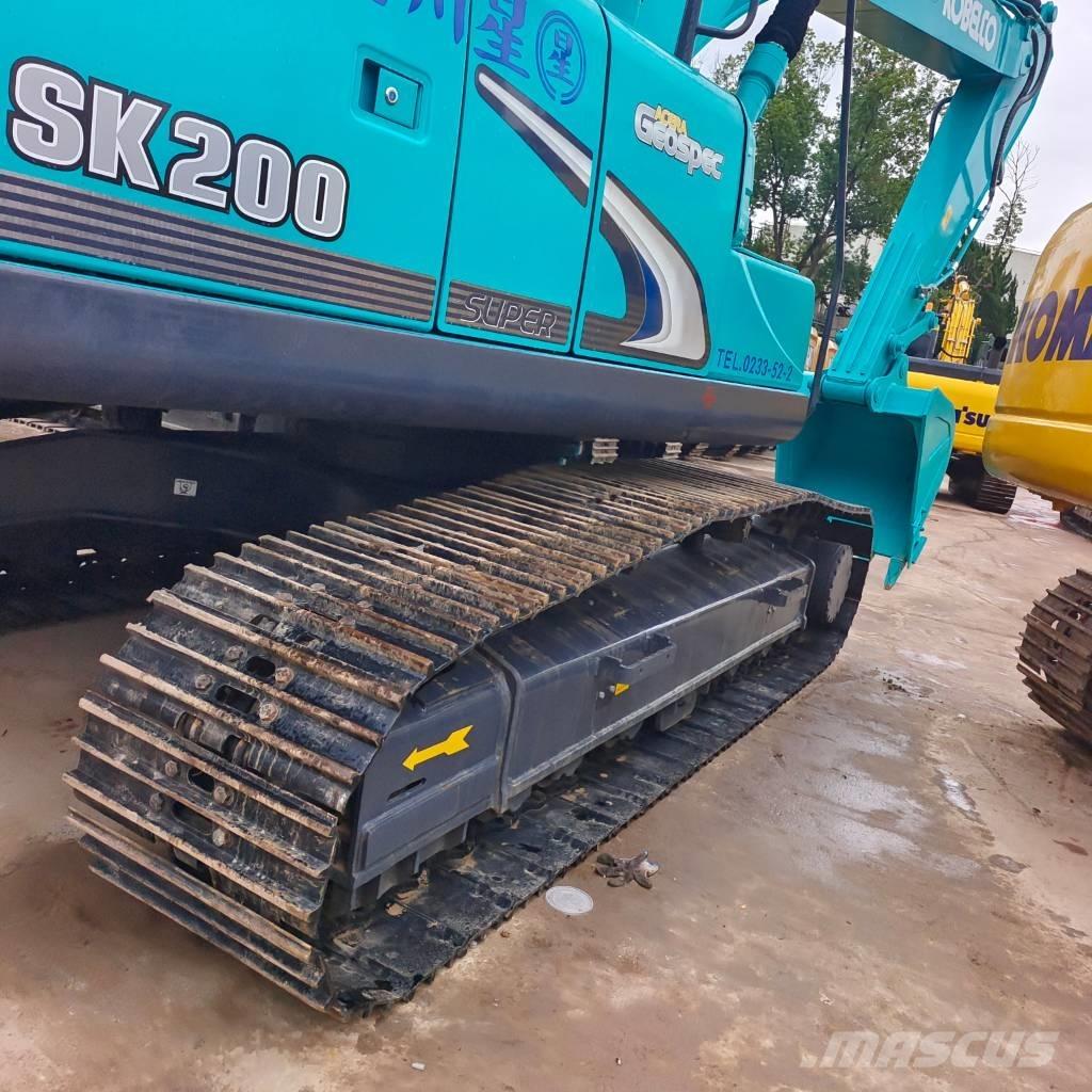 Kobelco SK 200 Kāpurķēžu ekskavatori