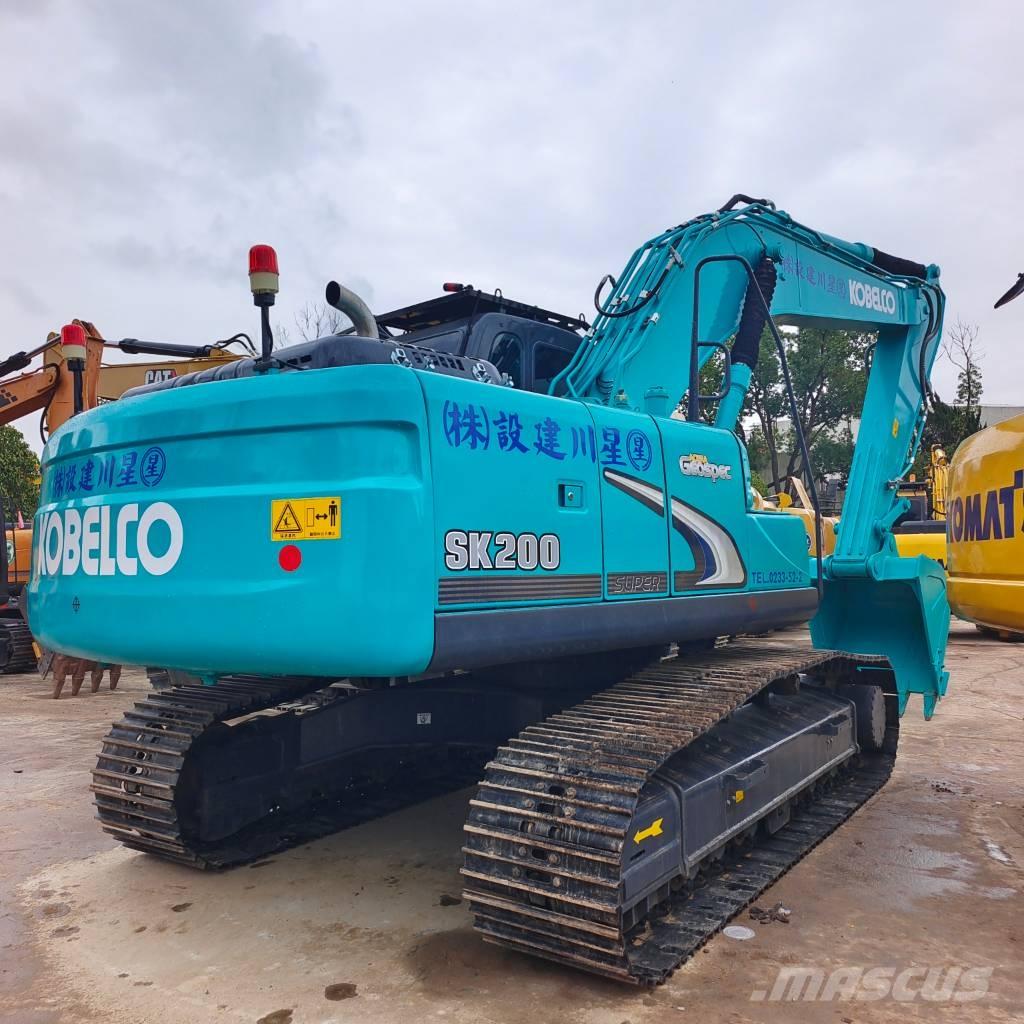 Kobelco SK 200 Kāpurķēžu ekskavatori