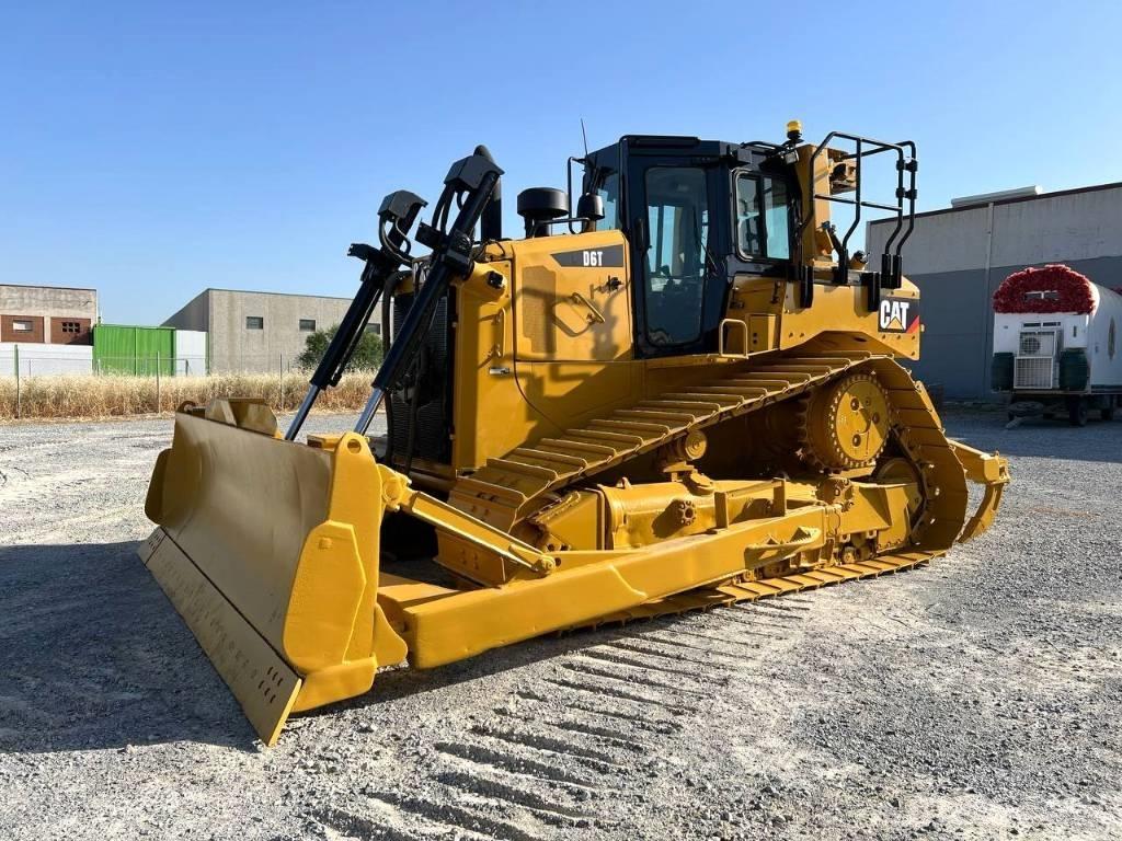 CAT D 6 T Kāpurķēžu buldozeri