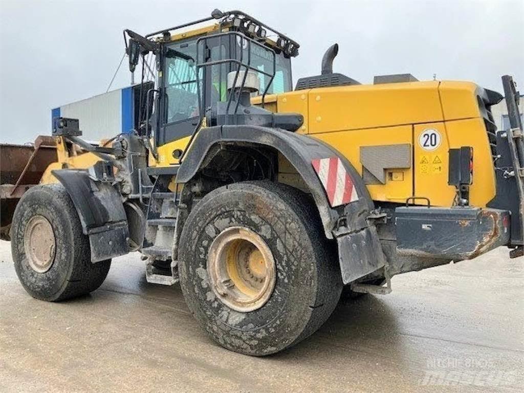 Komatsu WA 380--8E0 Iekrāvēji uz riteņiem