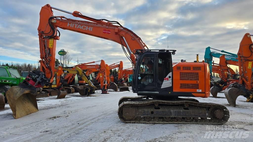 Hitachi ZX225USRLC-6 Kāpurķēžu ekskavatori