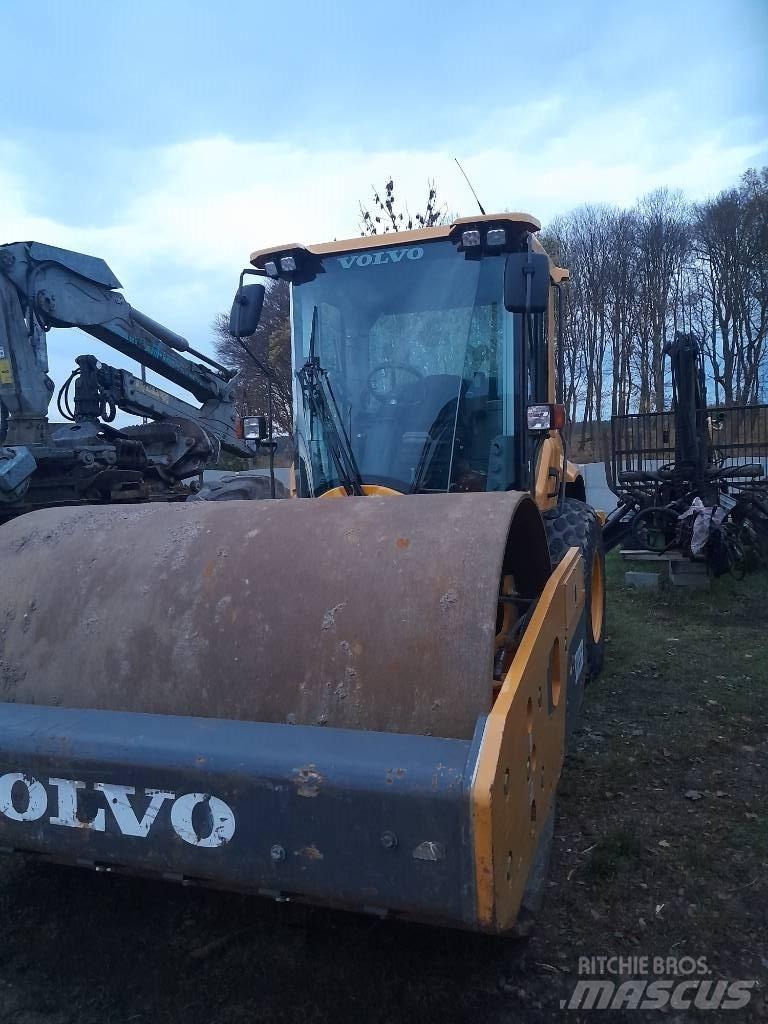 Volvo SD 135 B Vienvalča grunts veltņi