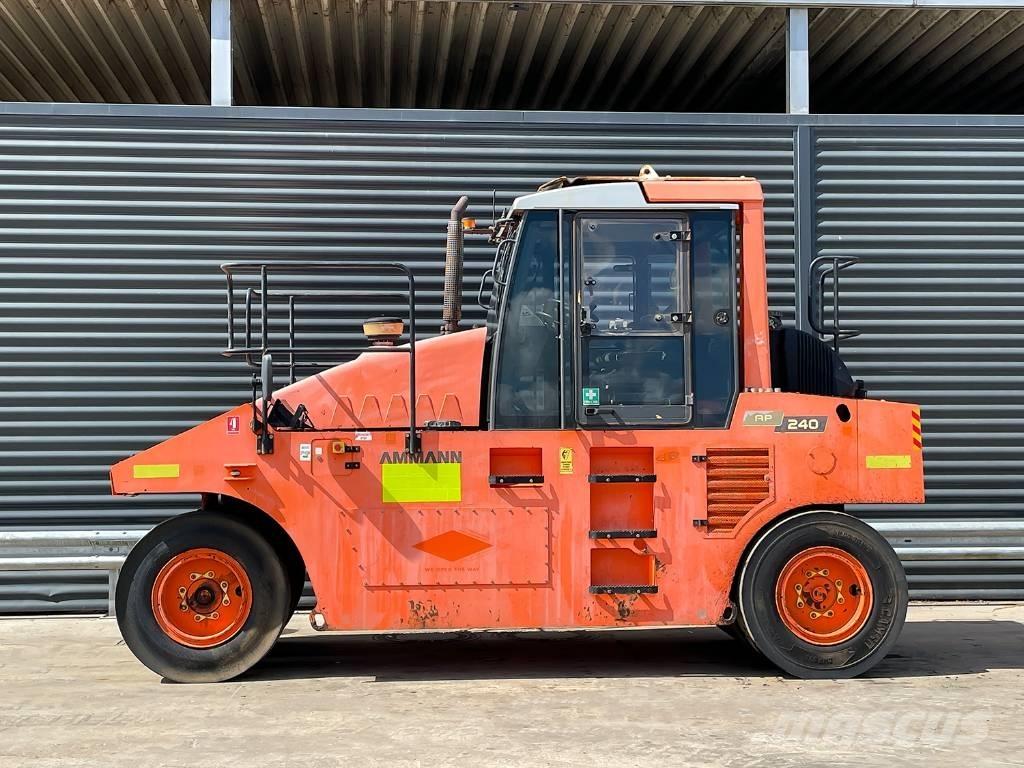 Ammann AP 240 Pneimatiskie veltņi