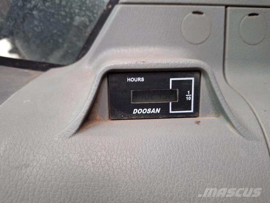 Doosan DX235NLC-5 Kāpurķēžu ekskavatori