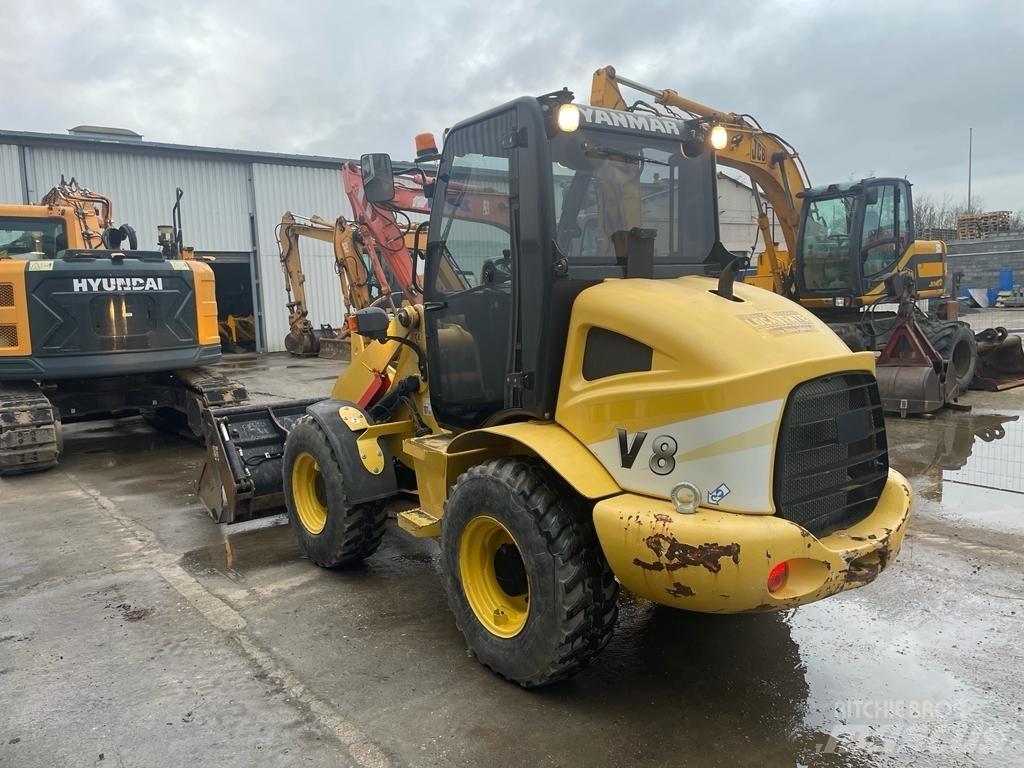 Yanmar V8 (26697) Iekrāvēji uz riteņiem
