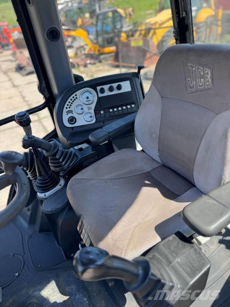 JCB 3 CX Ekskavatori-iekrāvēji