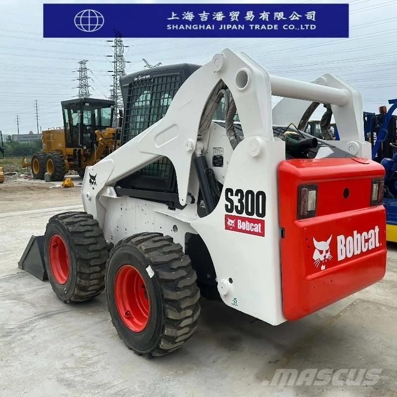 Bobcat s 300 Lietoti riteņu kompaktiekrāvēji