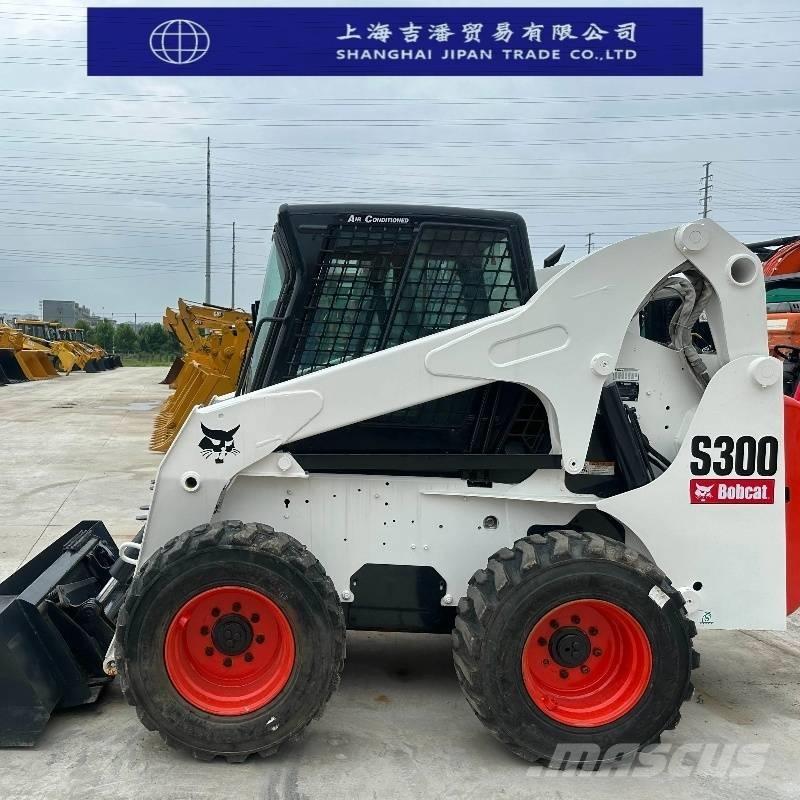 Bobcat s 300 Lietoti riteņu kompaktiekrāvēji