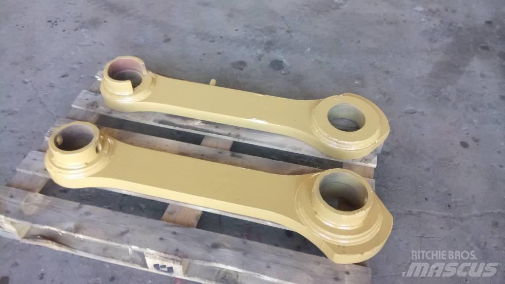 CAT 375 Strēles un kausi