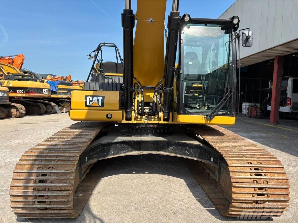 CAT 330 Kāpurķēžu ekskavatori