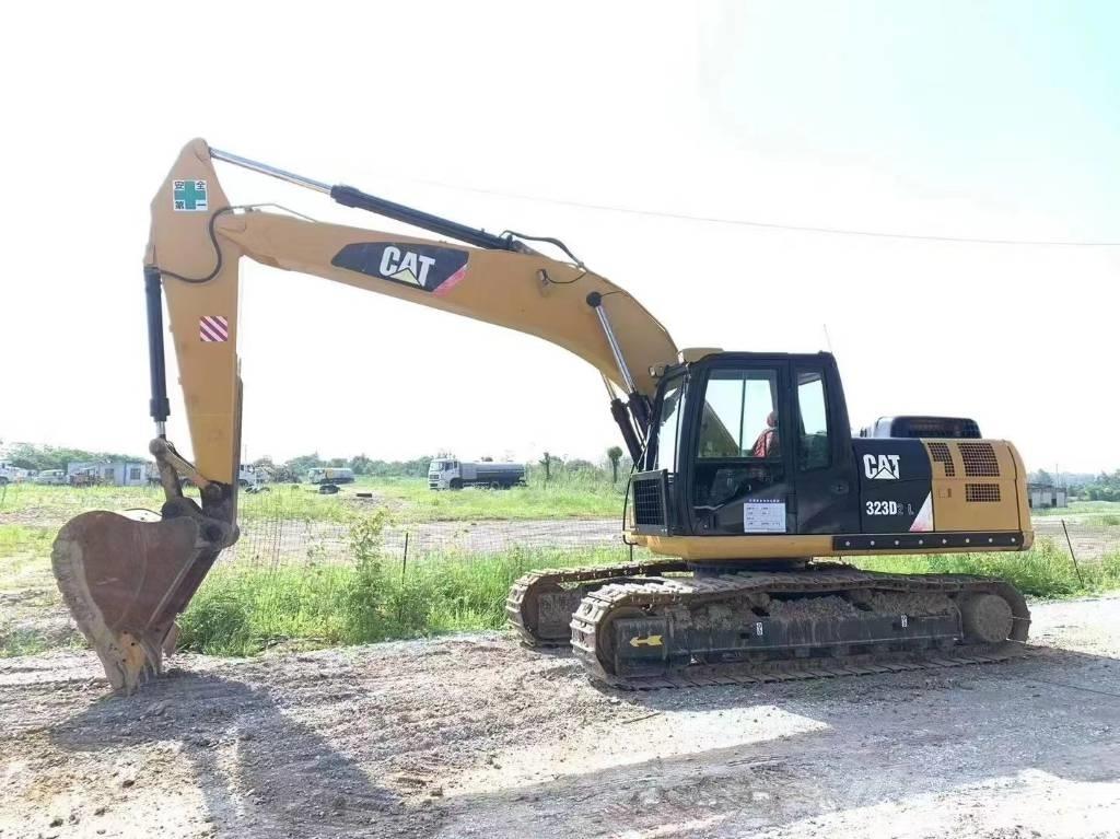 CAT CAT323D Kāpurķēžu ekskavatori