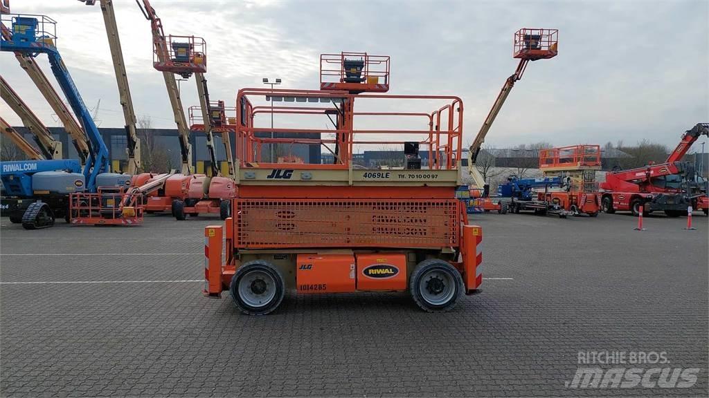 JLG 4069LE Šķerveida pacēlāji