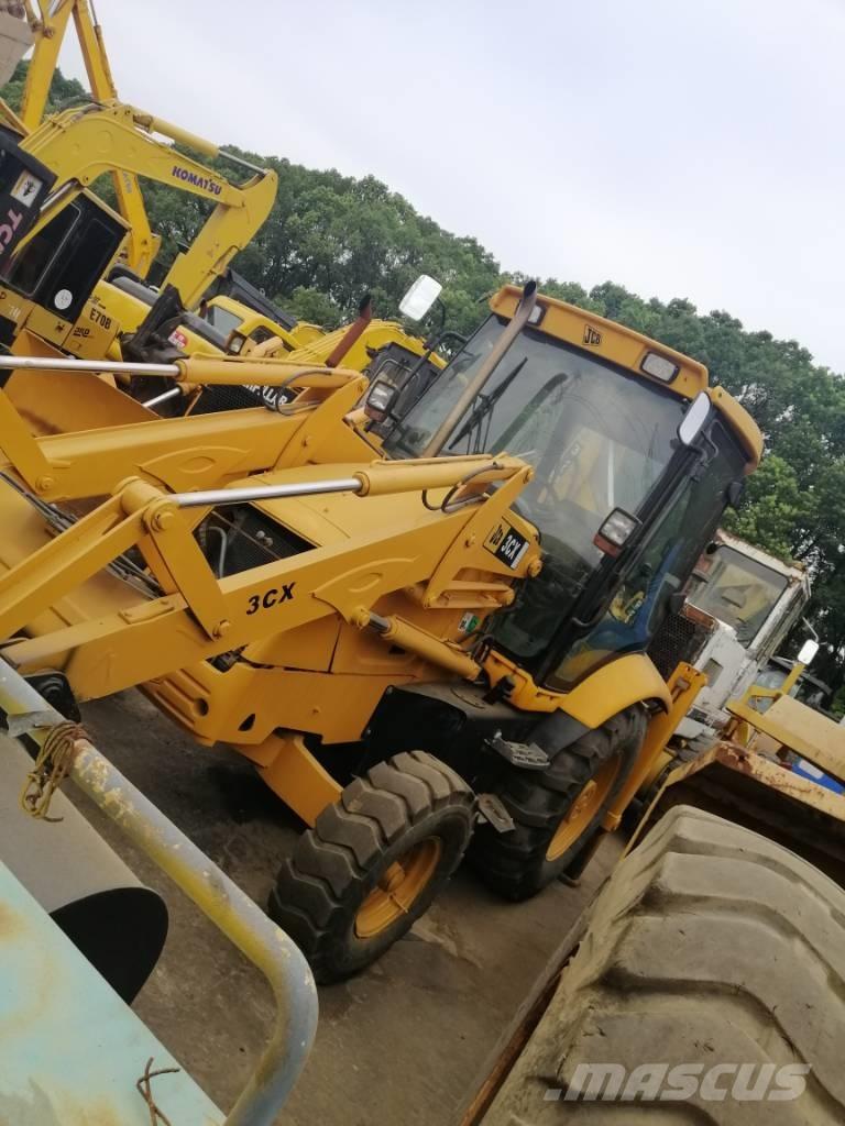 JCB 3 CX Ekskavatori-iekrāvēji