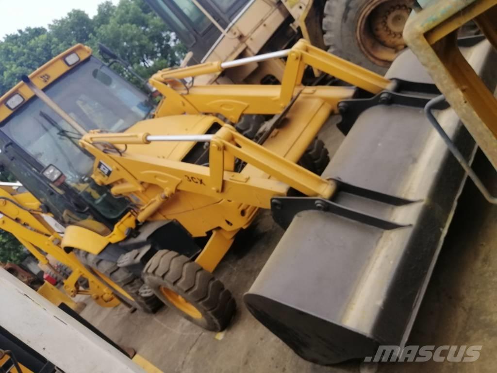 JCB 3 CX Ekskavatori-iekrāvēji