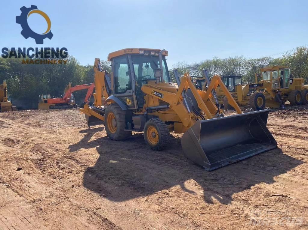 JCB 3CX Ekskavatori-iekrāvēji