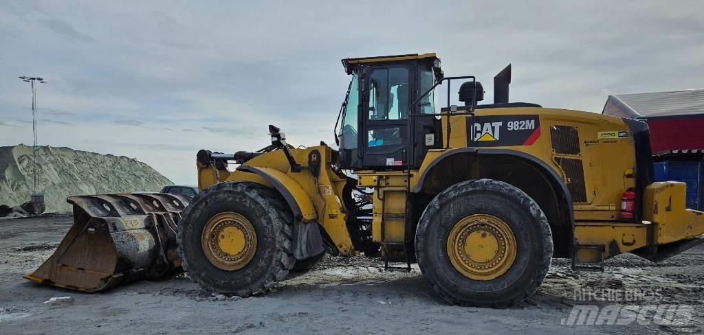 CAT 982 M Iekrāvēji uz riteņiem