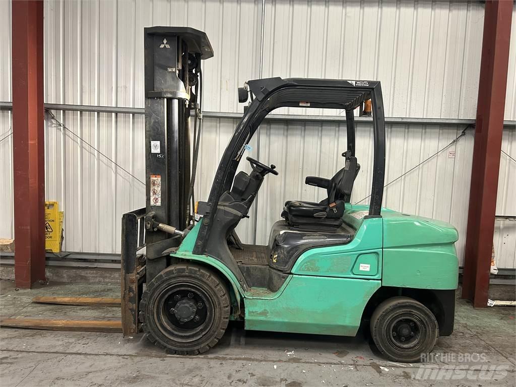 Mitsubishi FD35NT Tehnika ar dīzeļa dzinēju