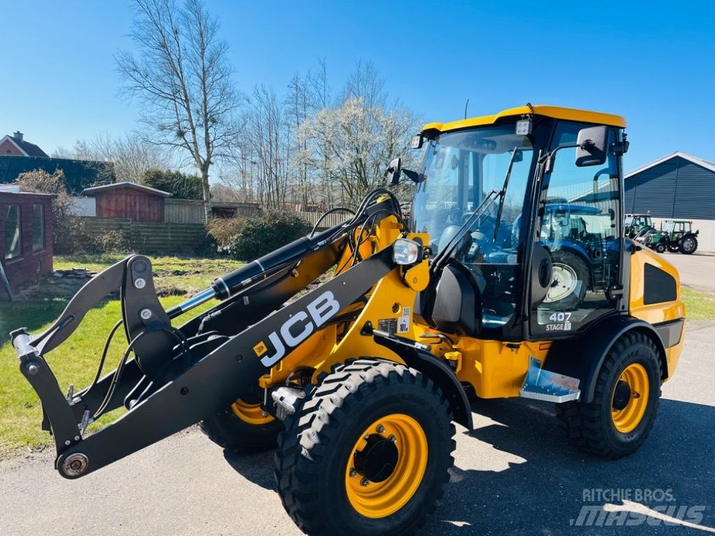 JCB 407 Multifunkcionālie iekrāvēji