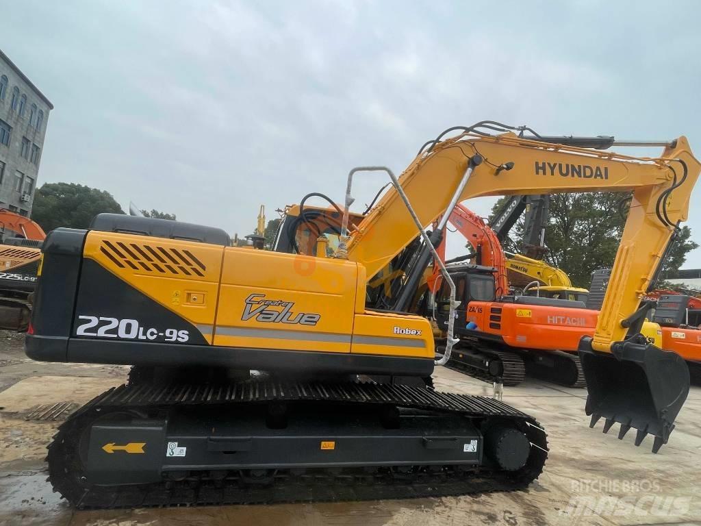 Hyundai Robex 225 Kāpurķēžu ekskavatori