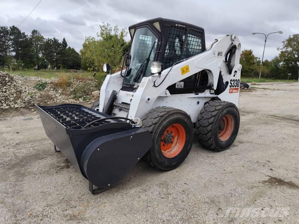 Bobcat S 330 Lietoti riteņu kompaktiekrāvēji