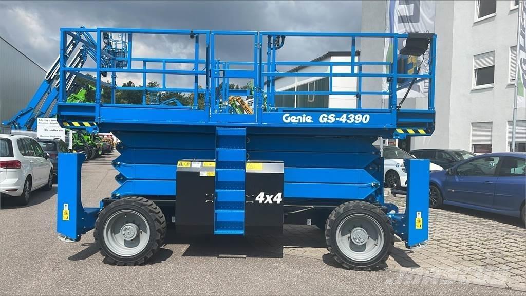 Genie GS-4390RT Šķerveida pacēlāji