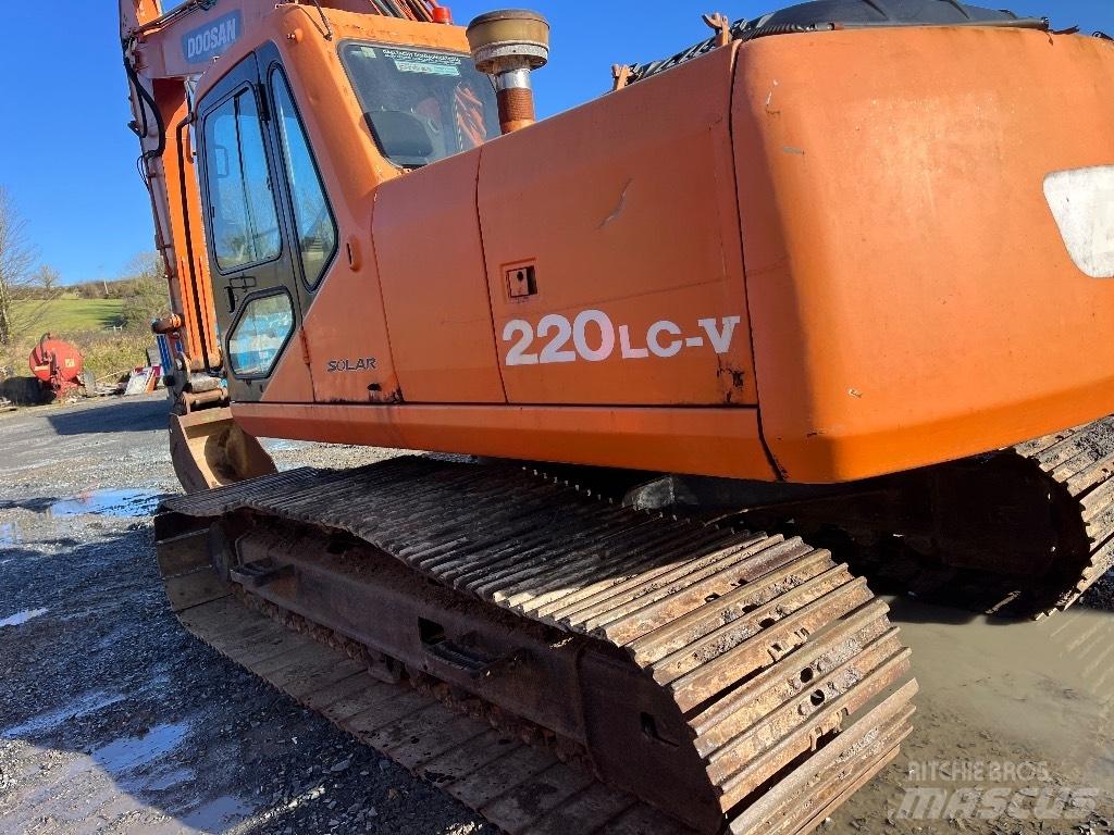 Doosan DX 220 Kāpurķēžu ekskavatori