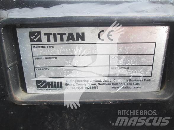 Titan CAT 320 Kausi