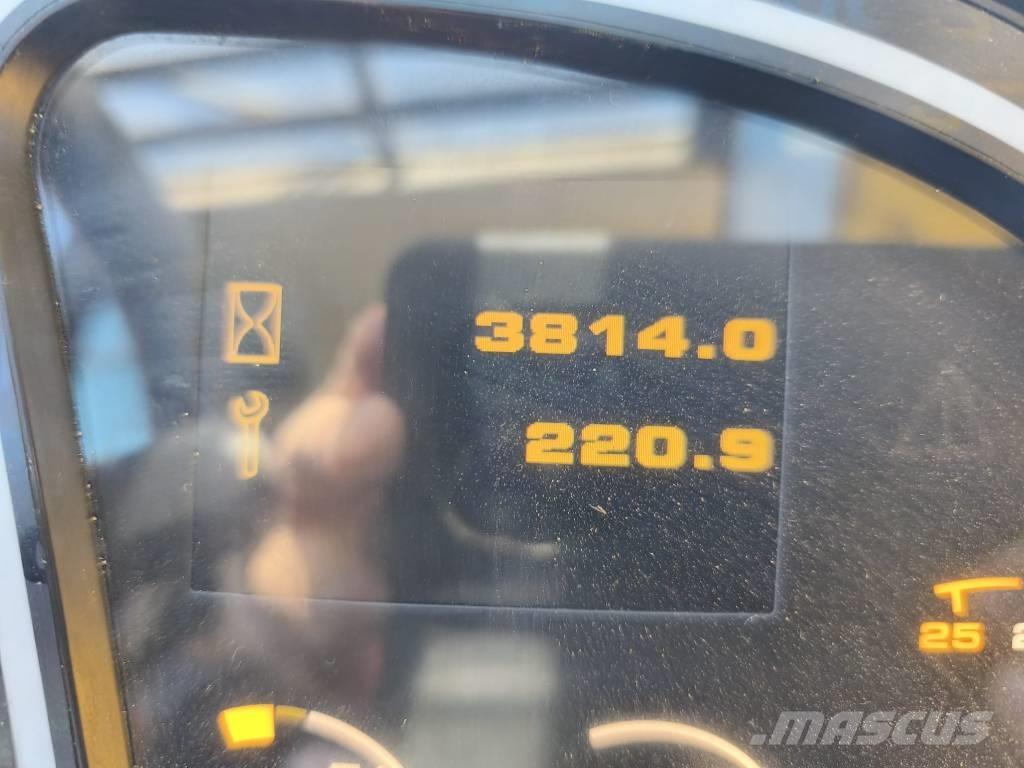 JCB 541-70 Teleskopiskie manipulatori