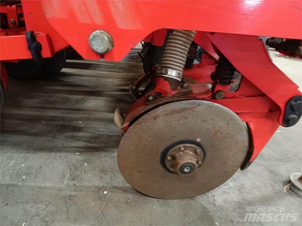 Kuhn Maxima 2TS Precīzās izsējas sējmašīnas 