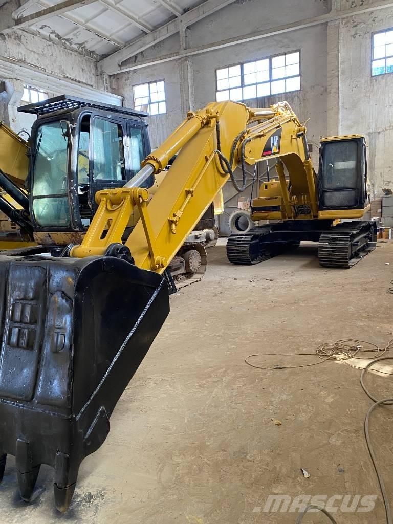 CAT 320 B Kāpurķēžu ekskavatori