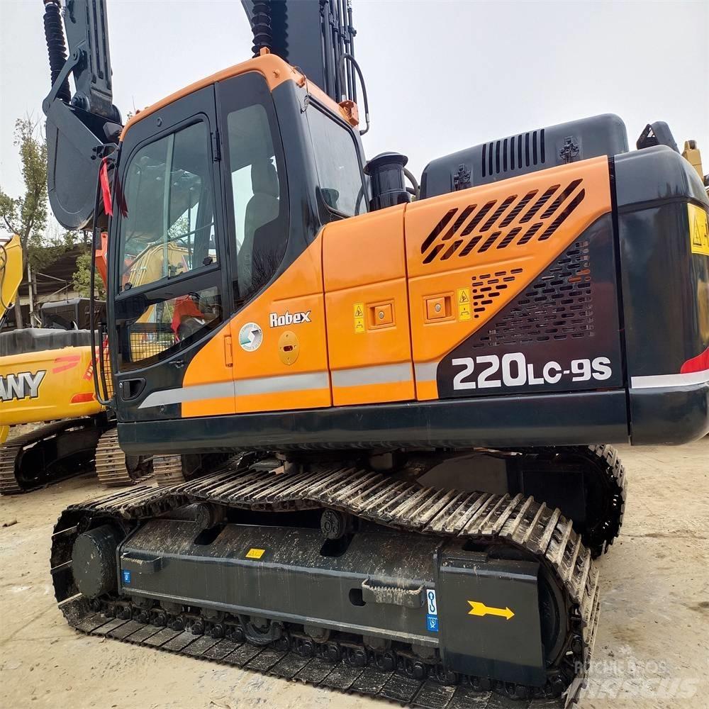 Hyundai 220LC-9S Kāpurķēžu ekskavatori
