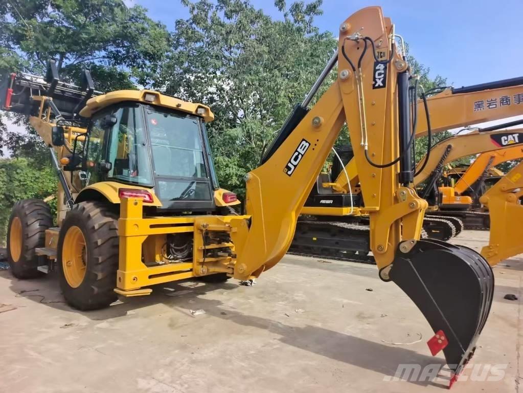 JCB 4 CX Ekskavatori-iekrāvēji