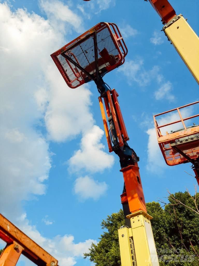 JLG E 300 AJP Strēles pacēlāji
